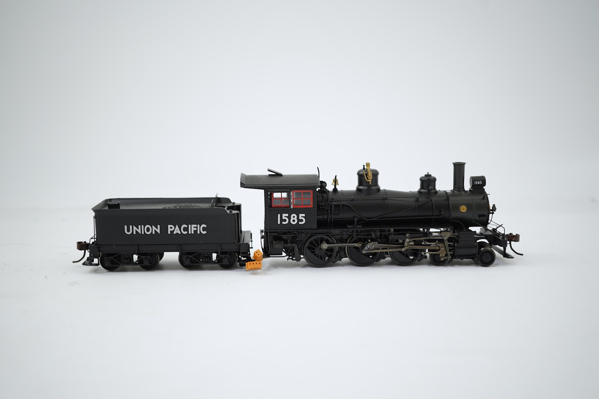 A boxed HO gauge Spectrum by Bachmann model (84903) of Union Pacific, 1585, 4-6-0 locomotive with bogie tender, powered for two rail operation.